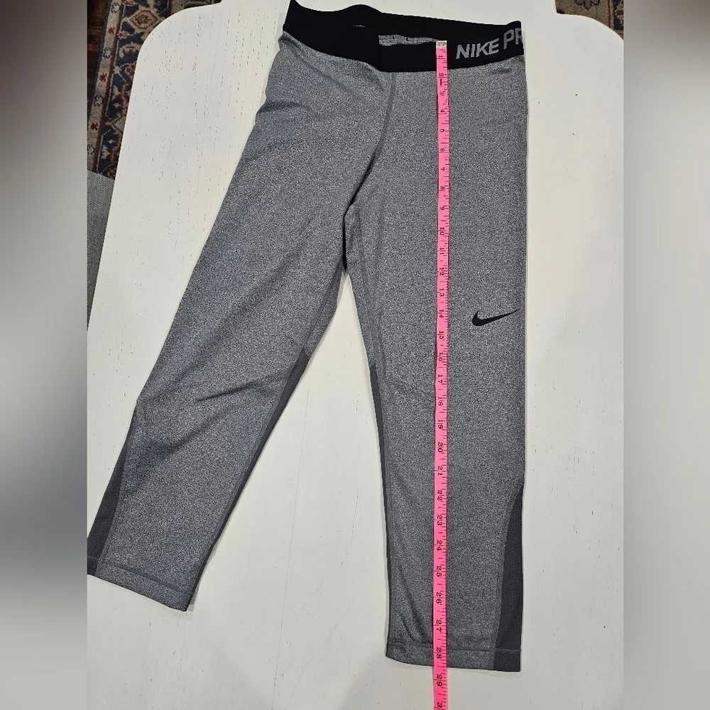 Nike PRO Women's Heather Gray Capris with Stretch Black Waistband. Size Medium